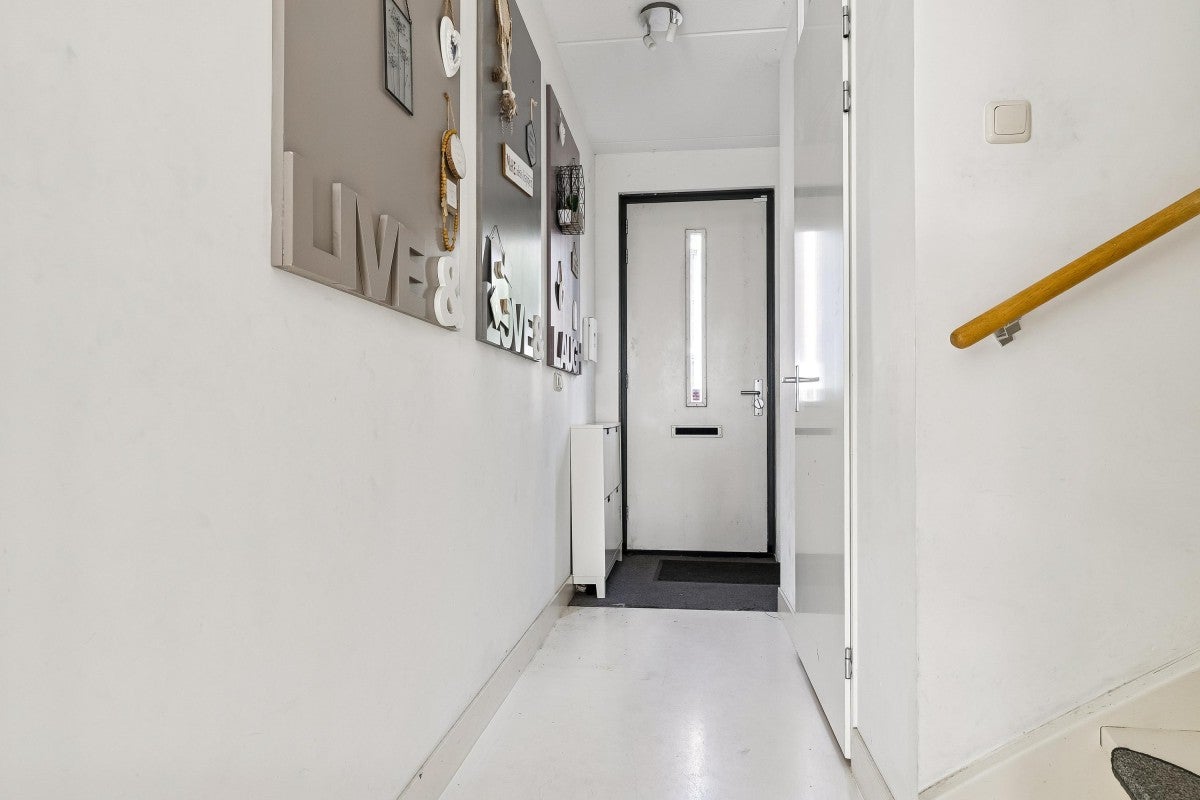 Tussenwoning te koop: Iskurstraat 8, Almere
