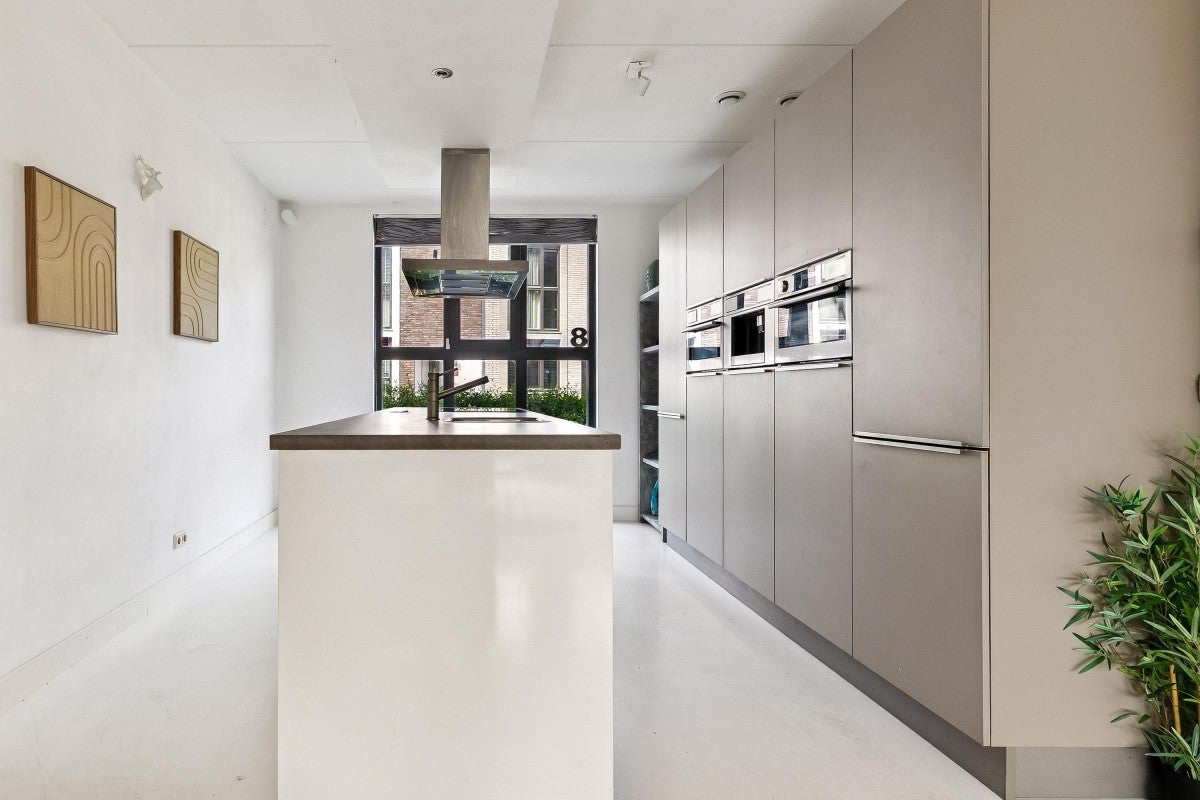 Tussenwoning te koop: Iskurstraat 8, Almere