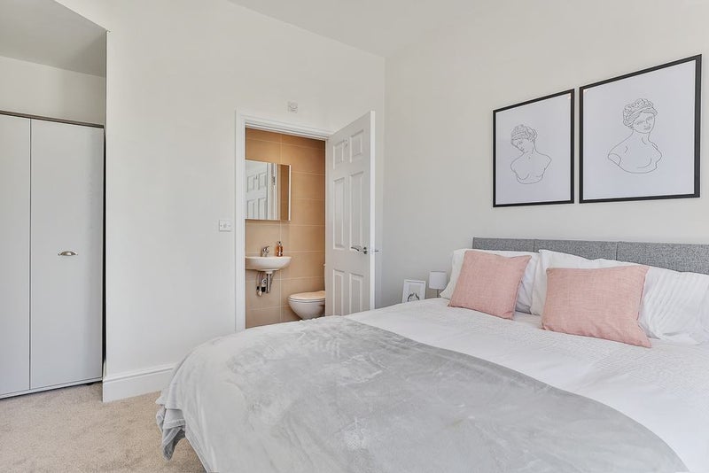 Room Sheffield Road in Barnsley