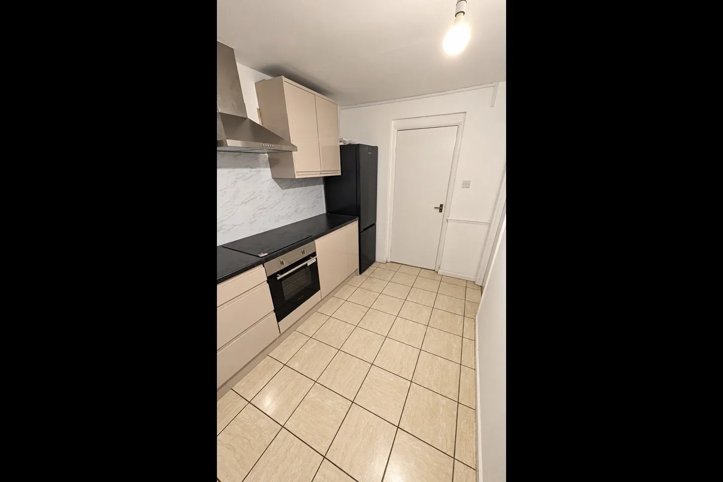 Flat Babington Road in Greater London