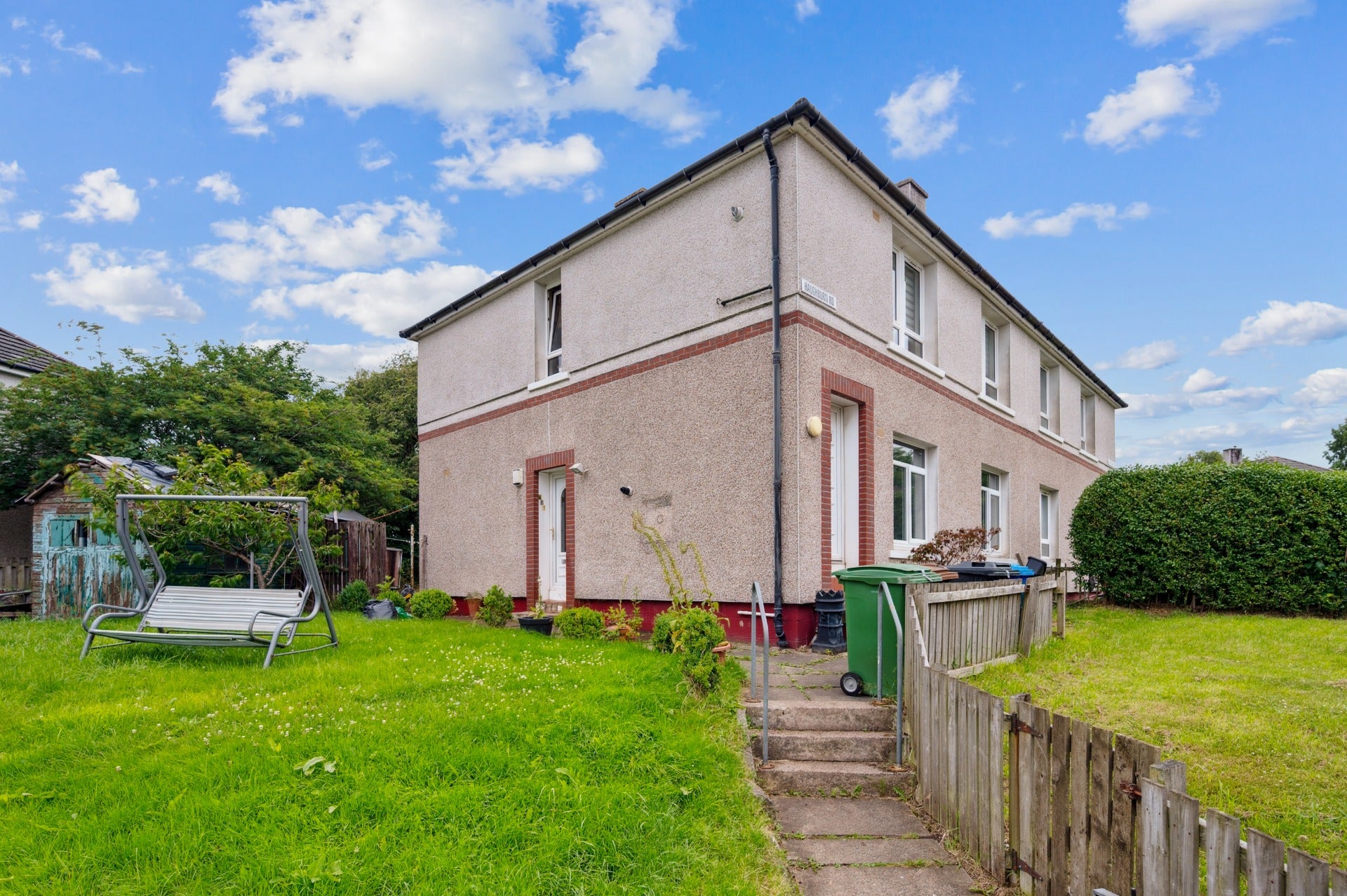 Flat Haughburn Road in Glasgow