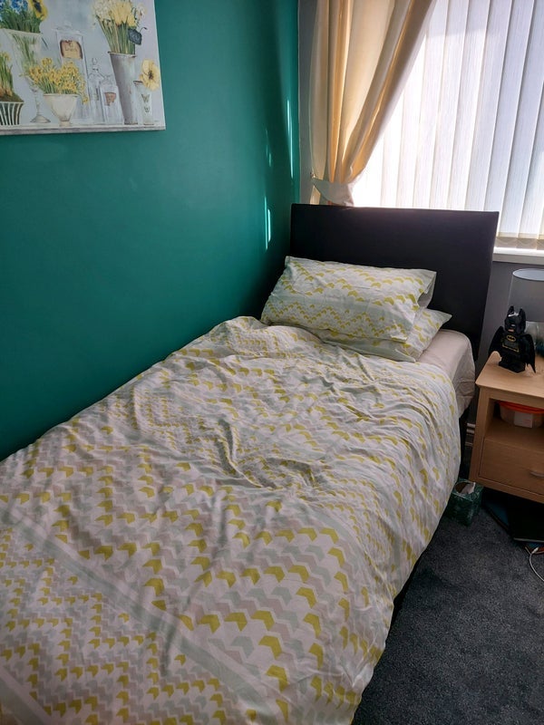 Room Ridgeway Road in Cardiff