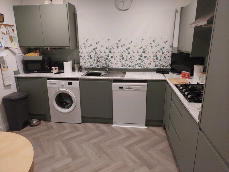 Room Ridgeway Road in Cardiff