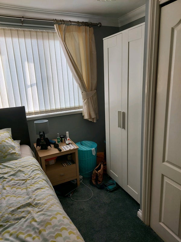 Room Ridgeway Road in Cardiff