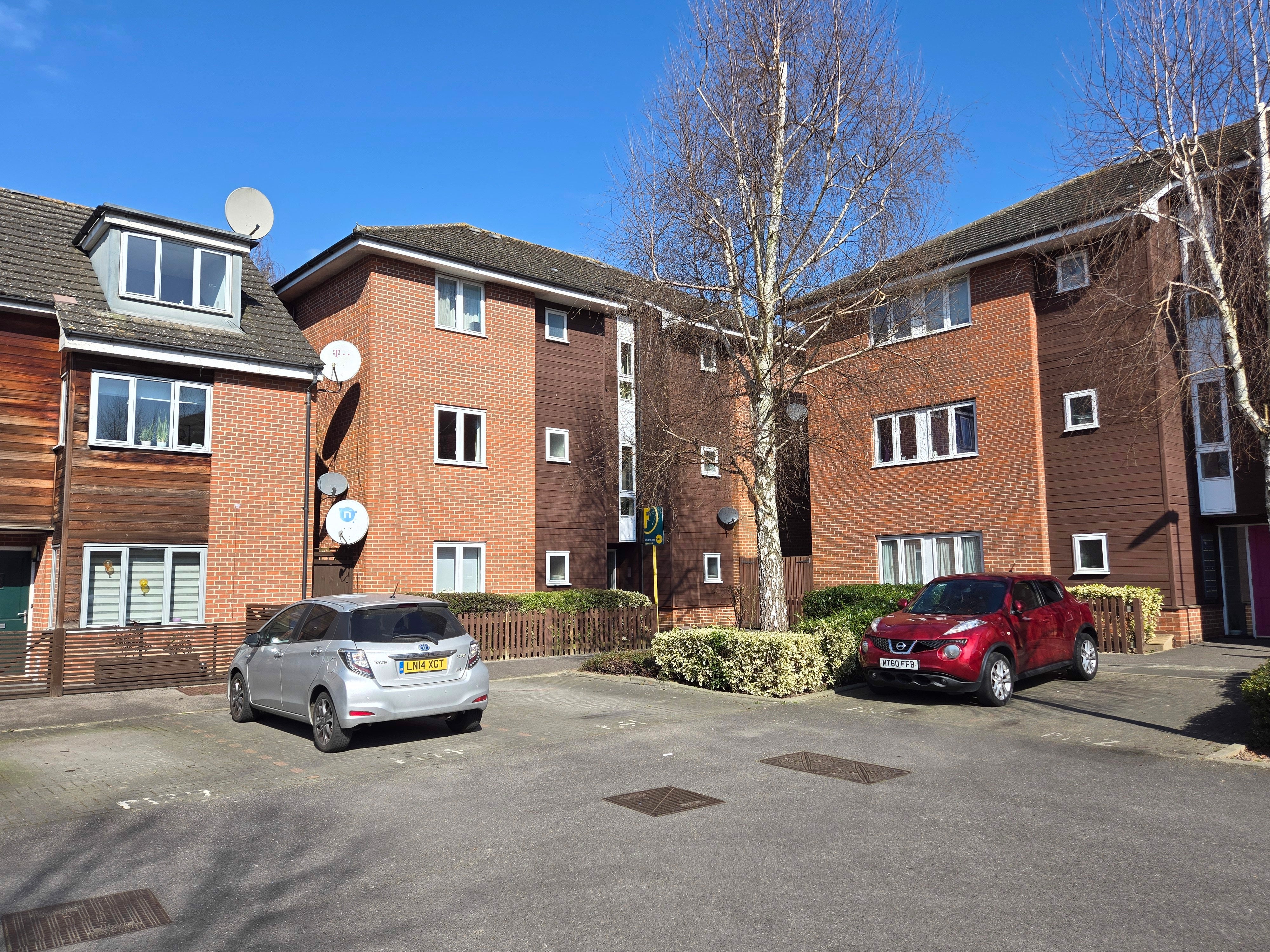 Flat Bruffs Meadow in Greater London