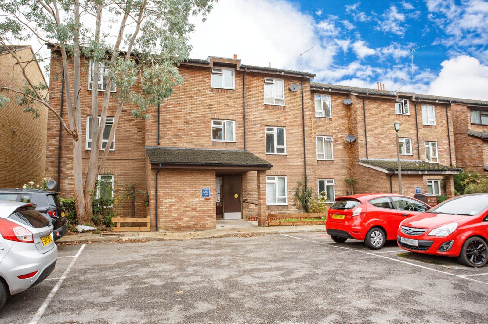 Flat Wyke Road in Greater London