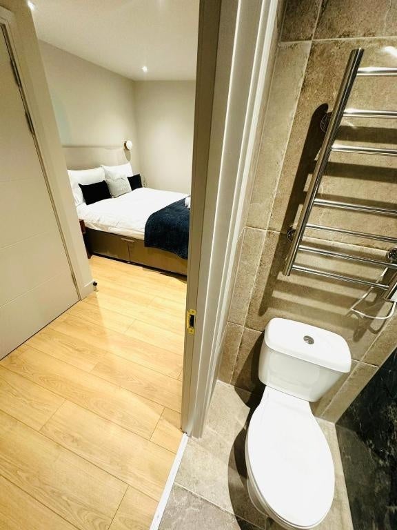 Flat Milborough Crescent in Greater London