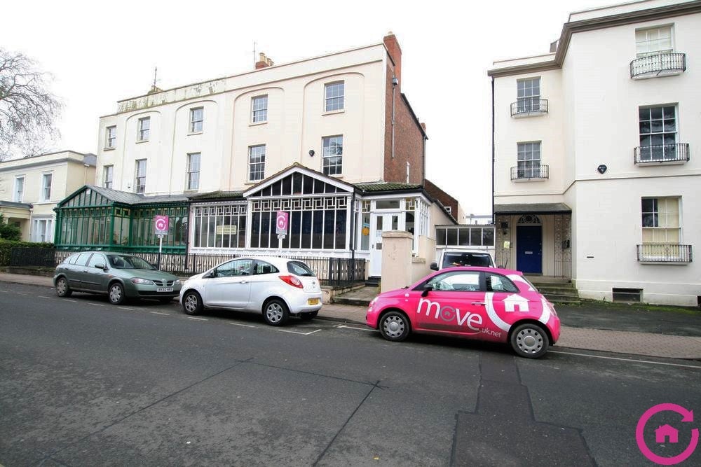 Flat Spa Road in Gloucester