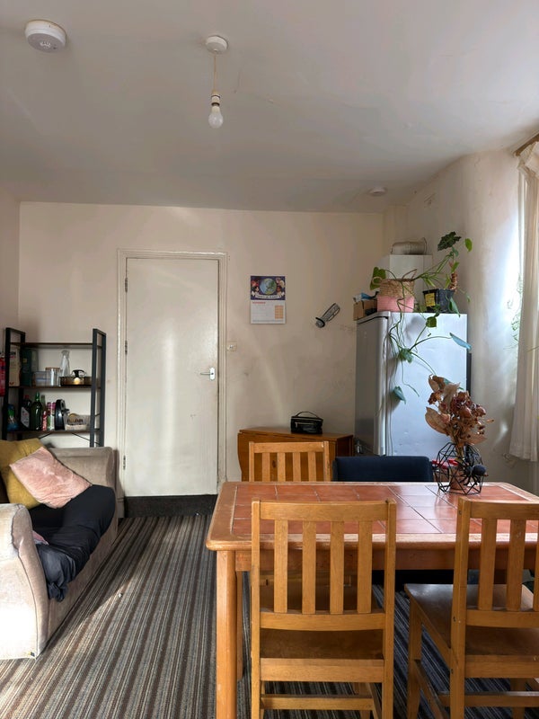 Room Warham Road in Greater London