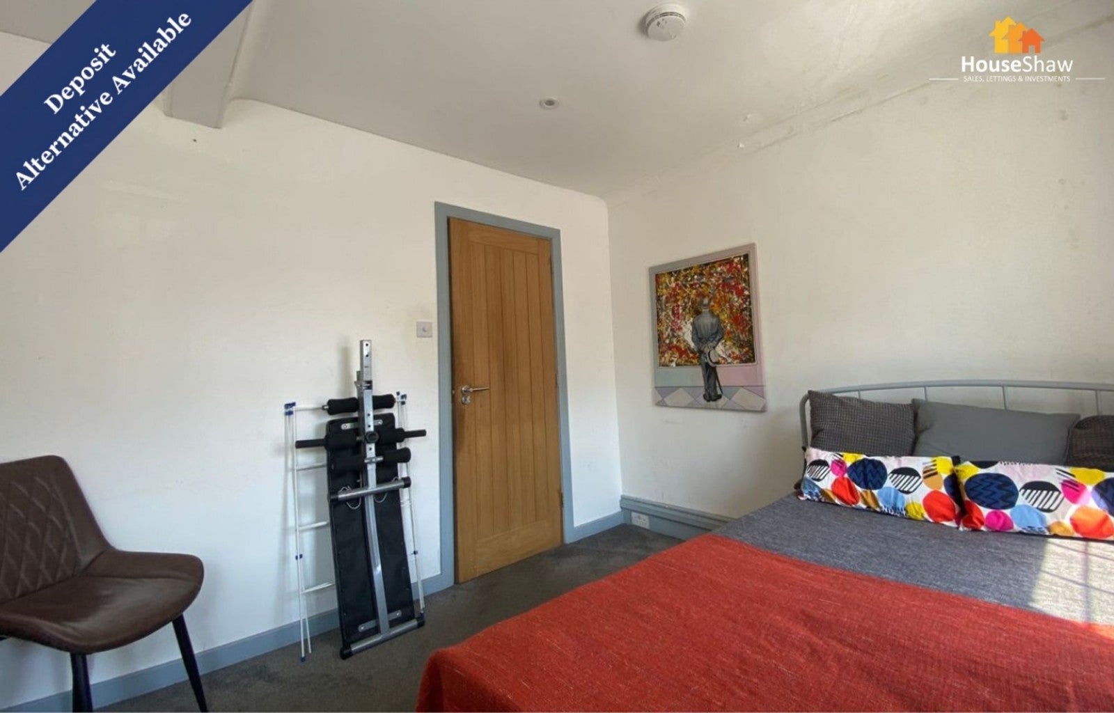 Room Station Hill in Cookham Rise