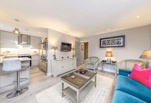 Flat Thorndike Close in Greater London