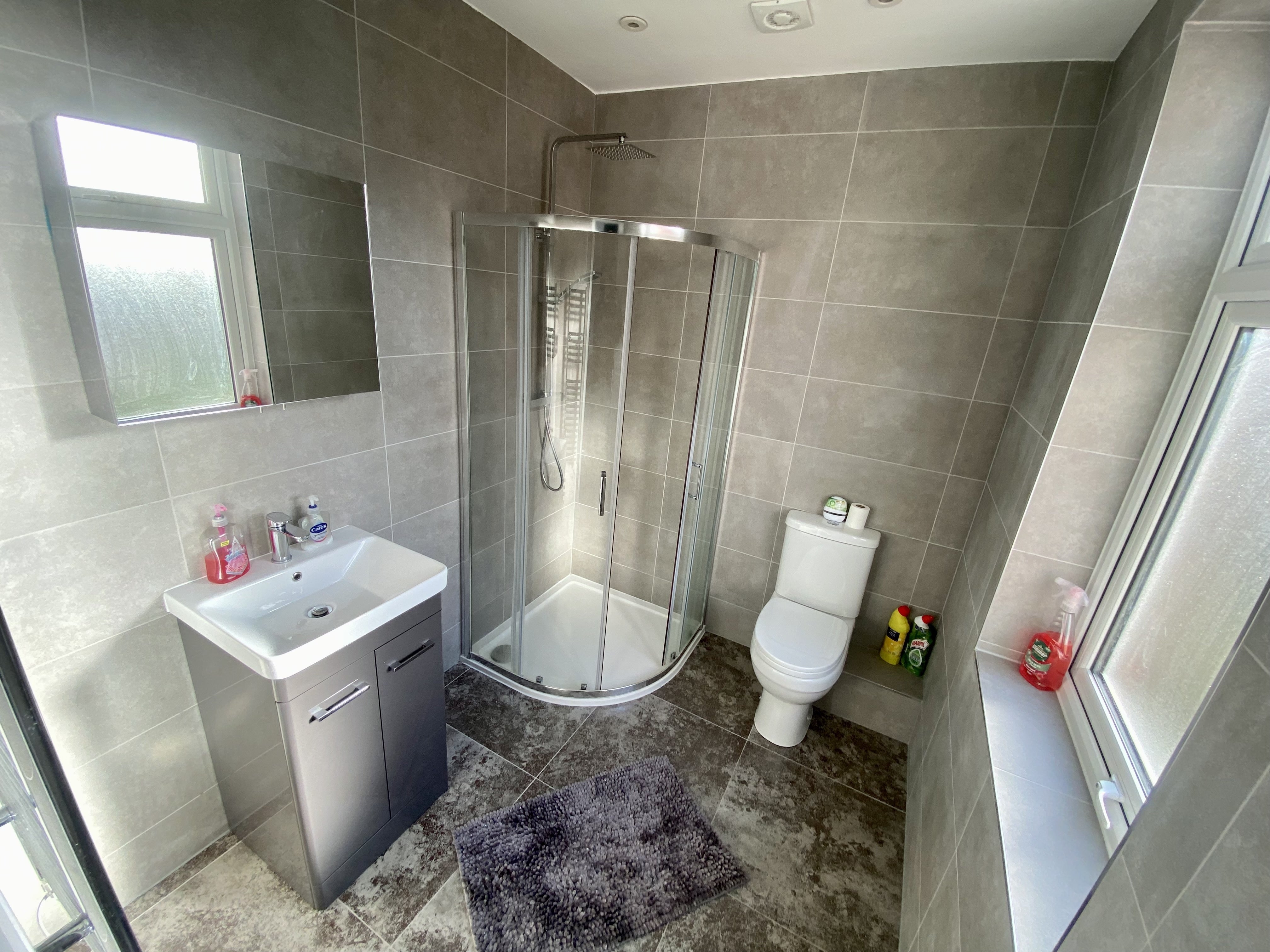 Room Lorne Road in Leicester