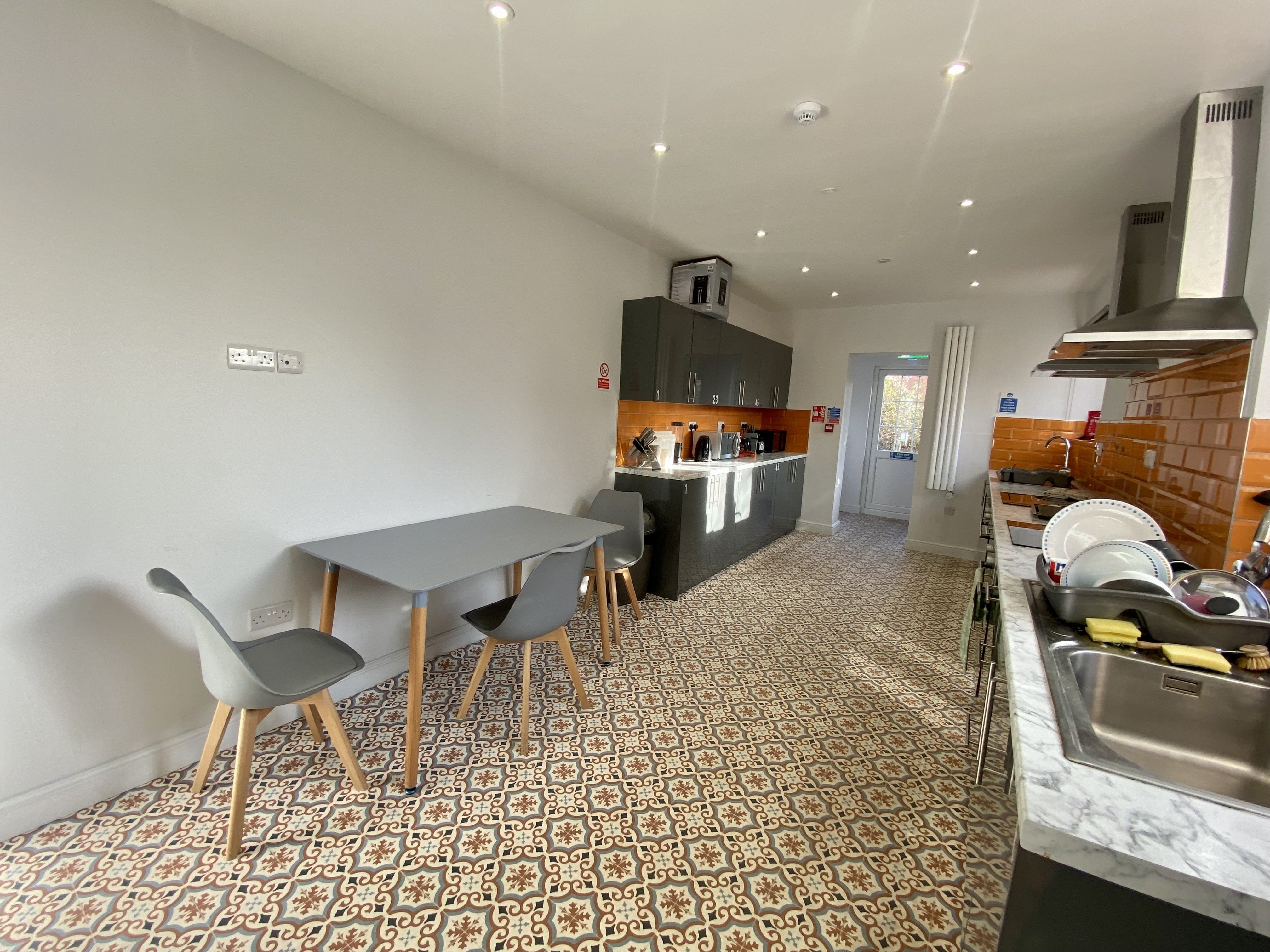 Room Lorne Road in Leicester