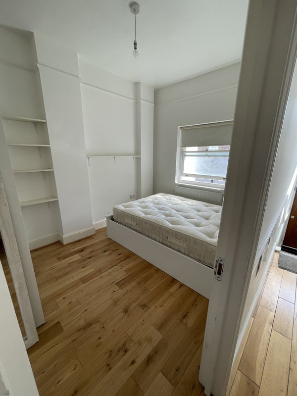 Room Railton Road in Greater London