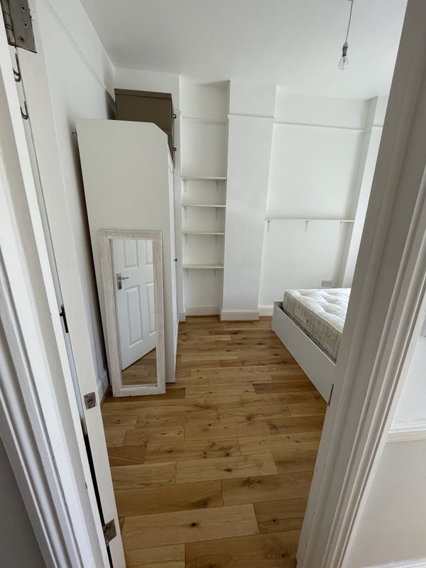 Room Railton Road in Greater London