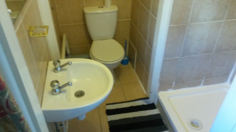 Room Broadfield Road in Bristol