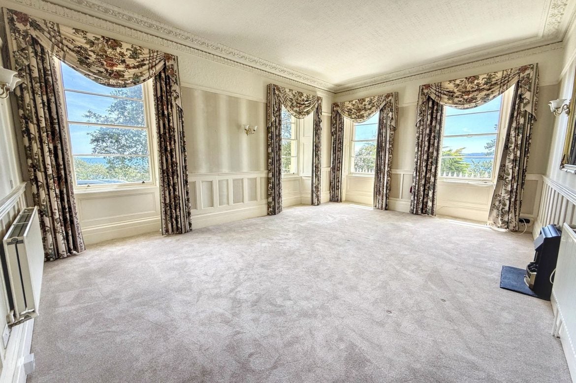 Flat Hesketh Crescent in Torquay