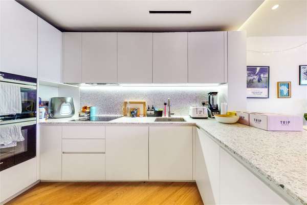 Flat Wood Lane in Greater London