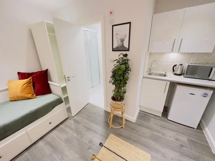 Flat Springfield in Greater London