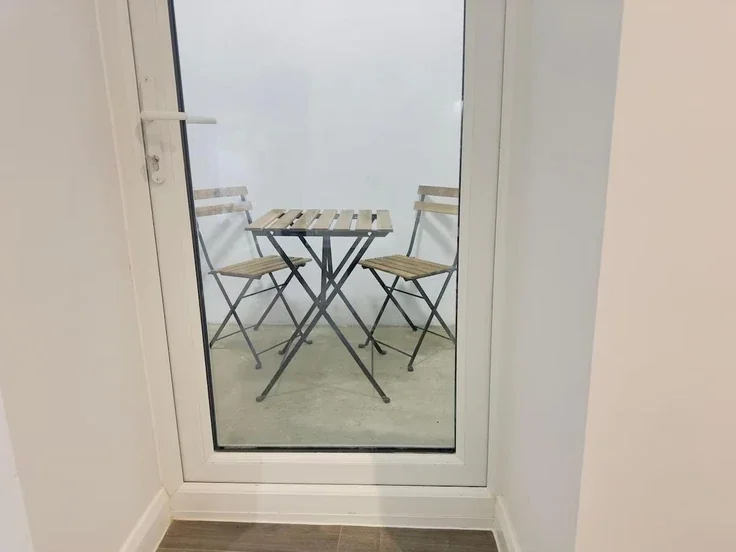 Flat Springfield in Greater London