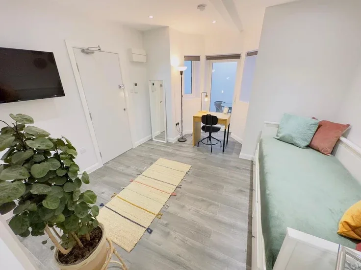 Flat Springfield in Greater London