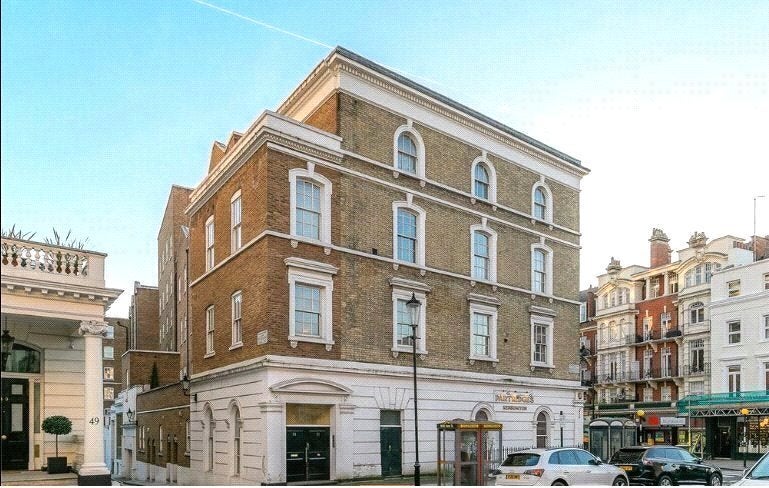 Flat Gloucester Road in Greater London