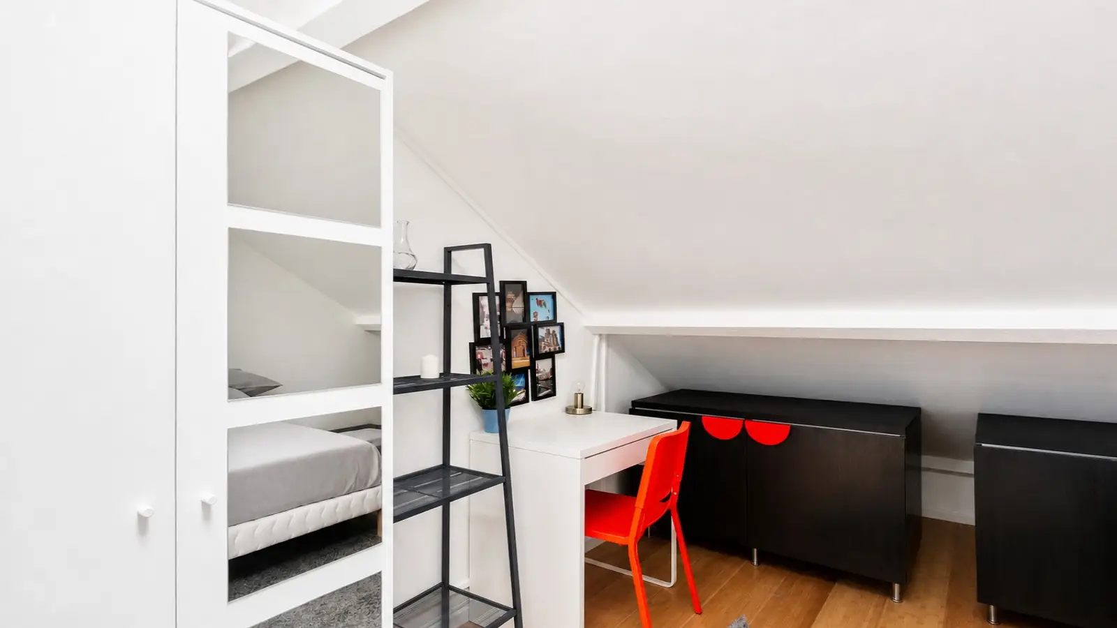 Room Rue Victor Hugo in Paris