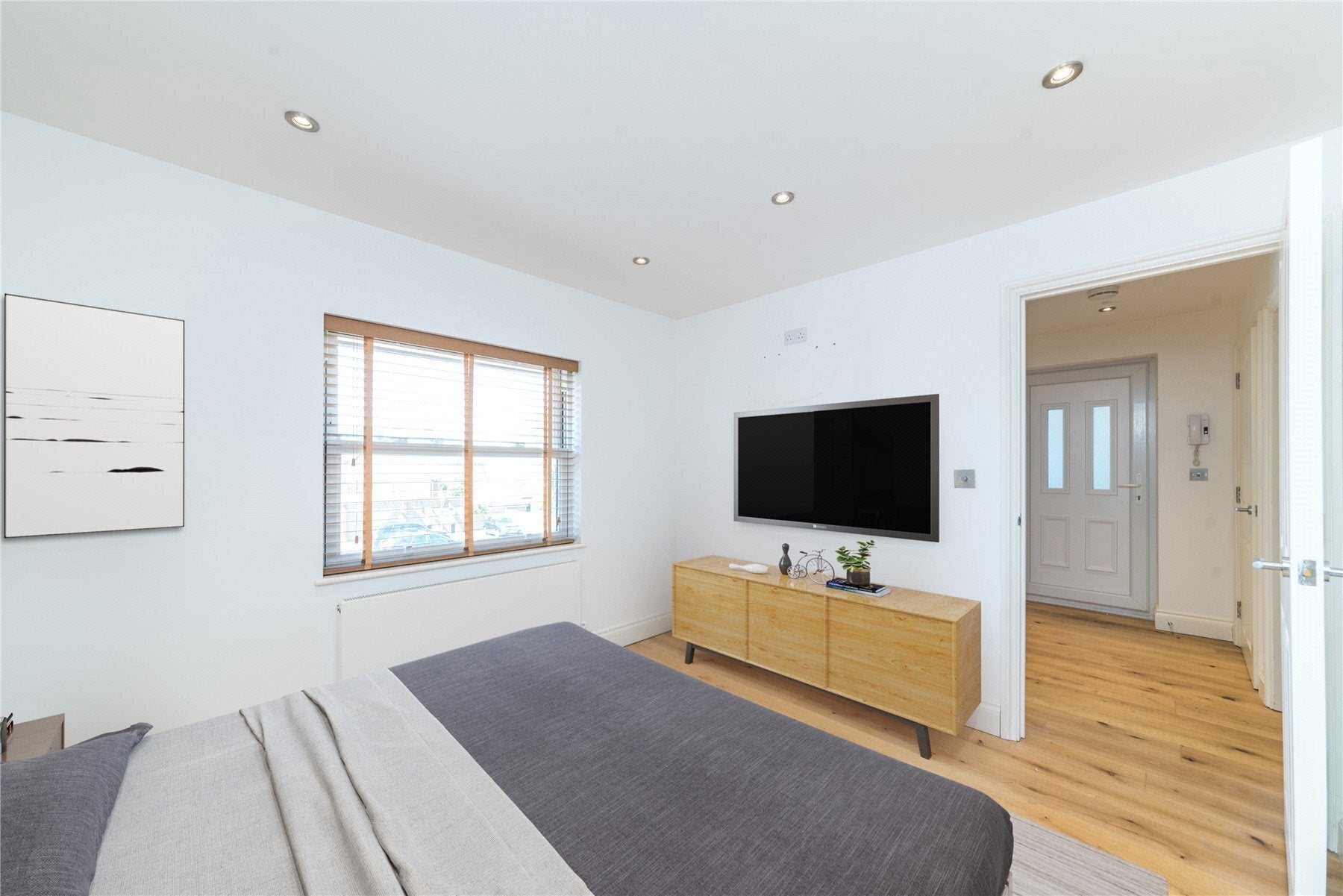Flat Heather Place in Elmbridge