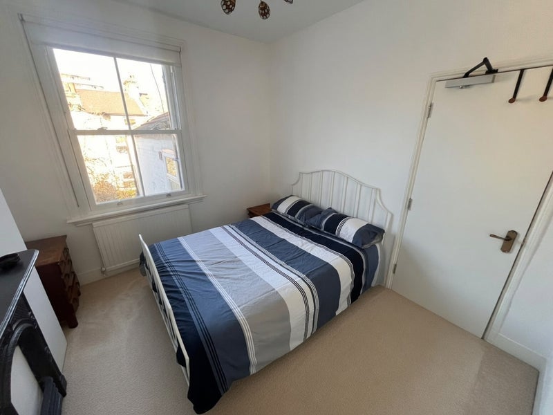 Room Marmont Road in Greater London
