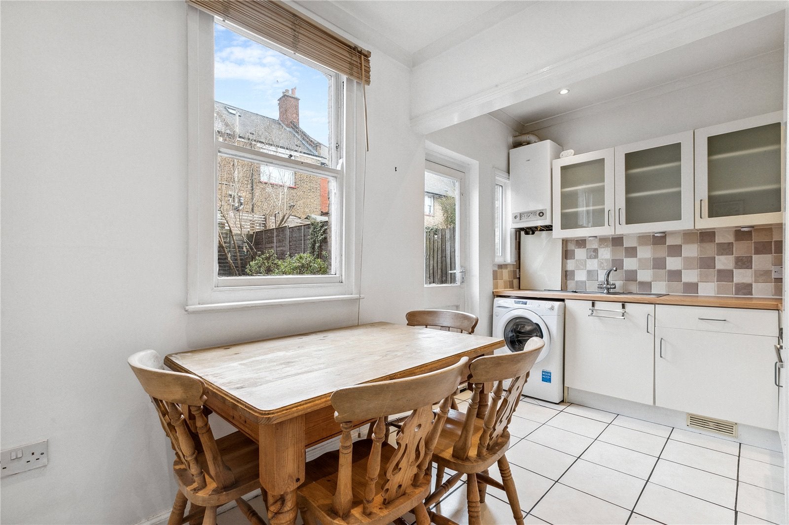 Flat Cowick Road in Greater London