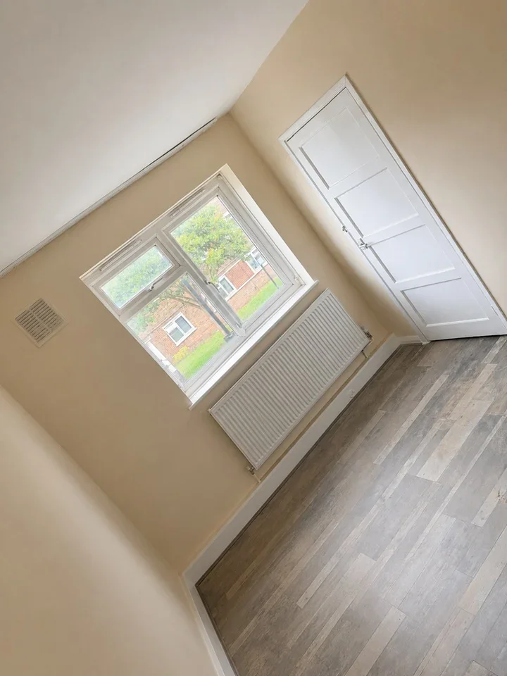 Flat Devon Close in Greater London