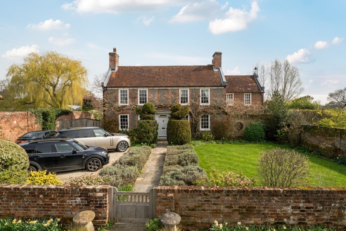 House Philpot Lane in Surrey Heath