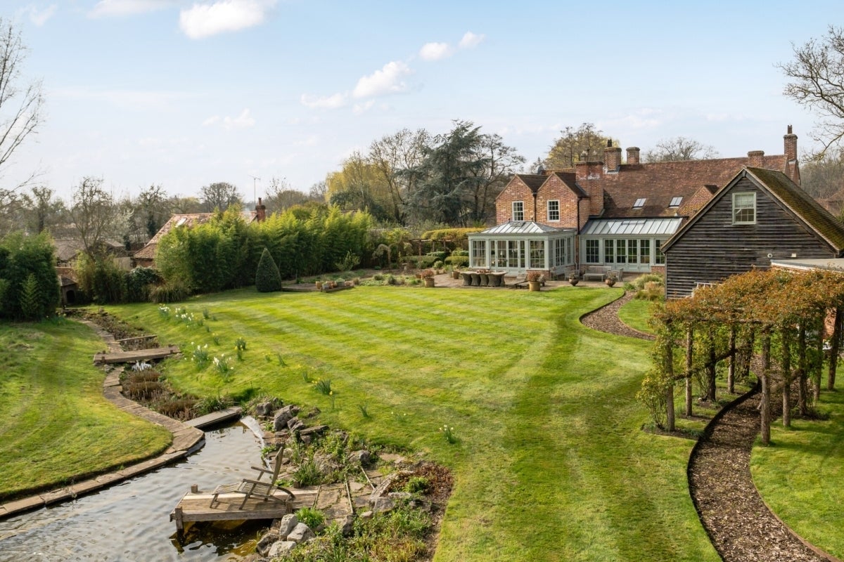 House Philpot Lane in Surrey Heath
