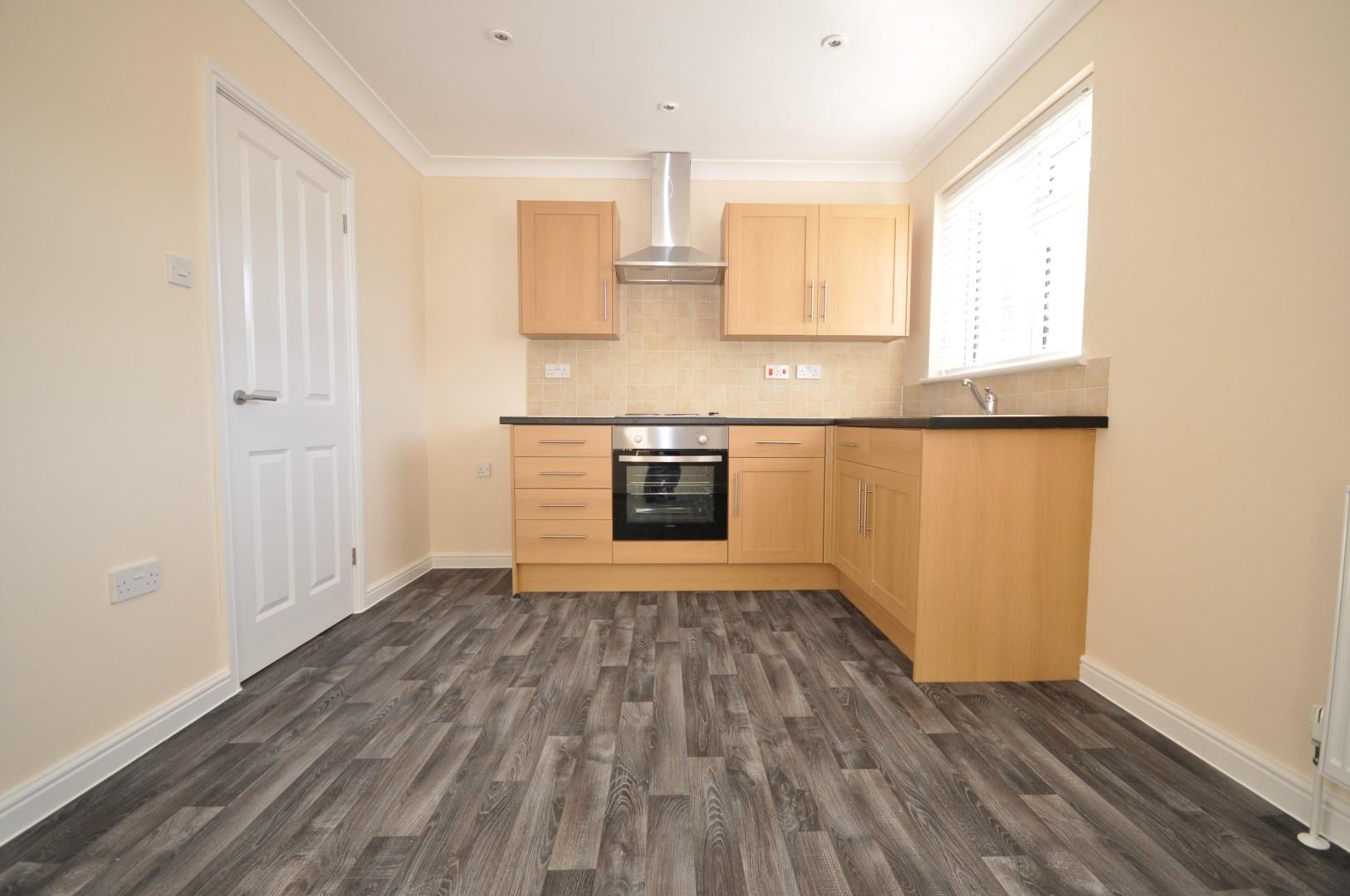 Flat Ardleigh Green Road in Greater London