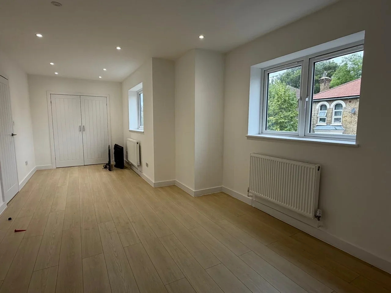 Flat Thornhill Road in Greater London