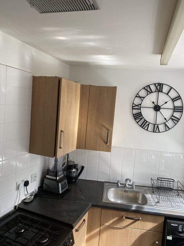 Room Hillfield Avenue in Greater London