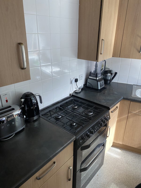 Room Hillfield Avenue in Greater London