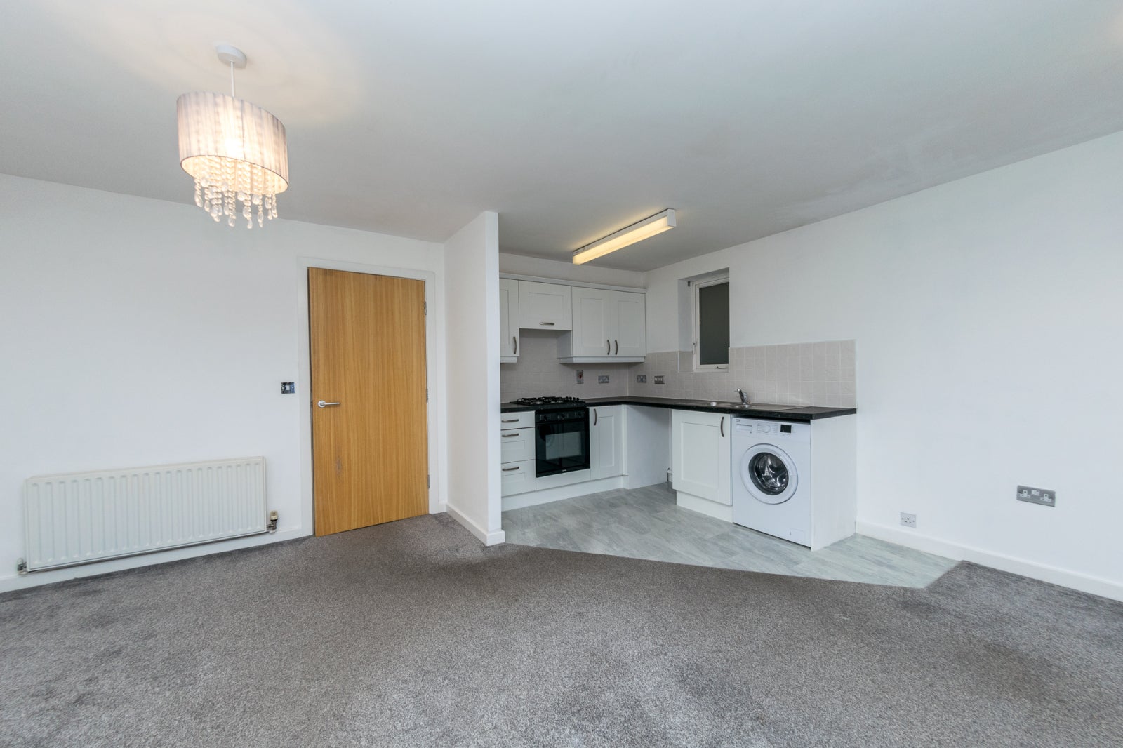 Flat Hadleys Court in Leeds