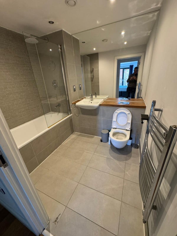 Room Eythorne Road in Greater London