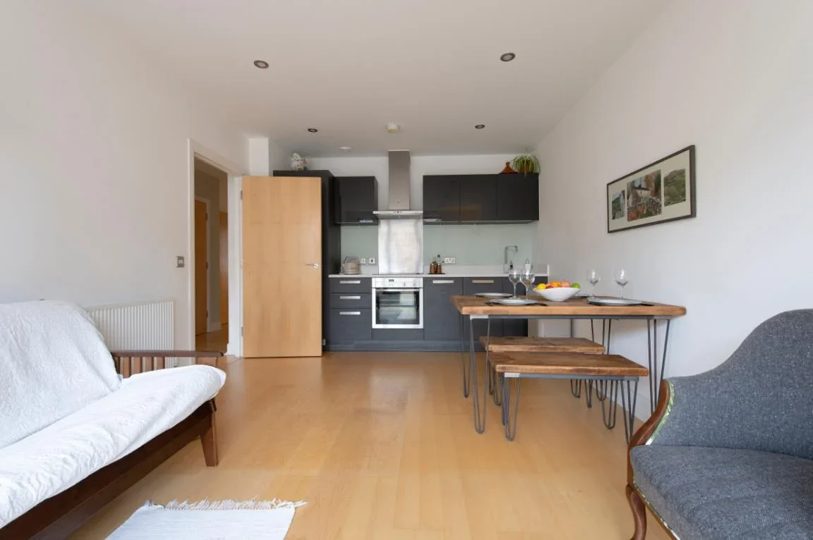 Flat Hertford Road in Greater London