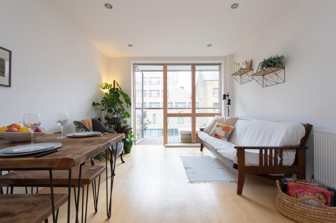 Flat Hertford Road in Greater London