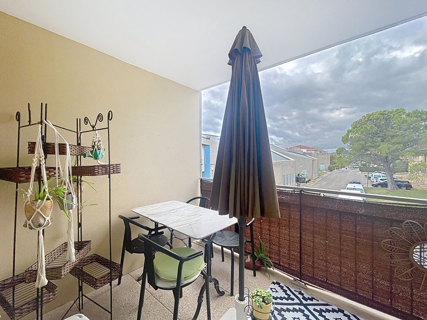 Flat Cours Aristide Briand in La Fare-les-Oliviers