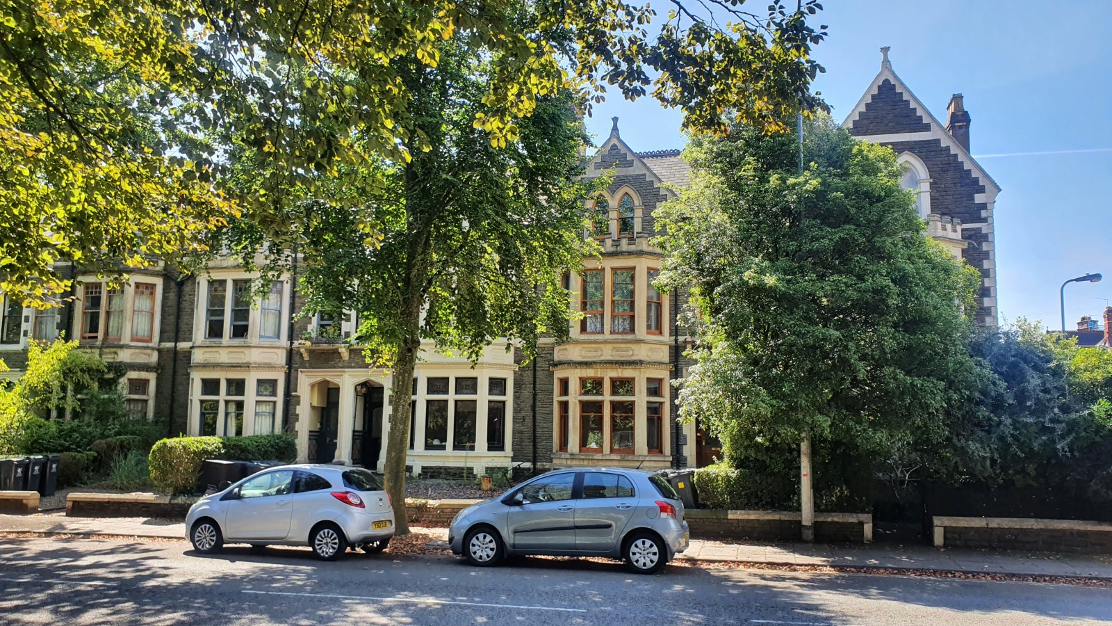 Flat Ninian Road in Cardiff