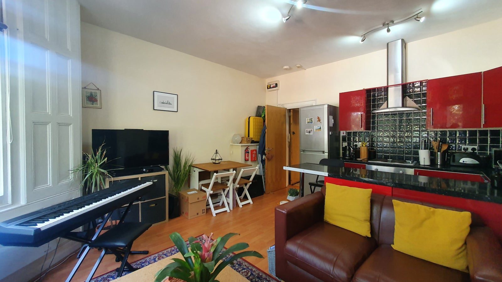 Flat Ninian Road in Cardiff