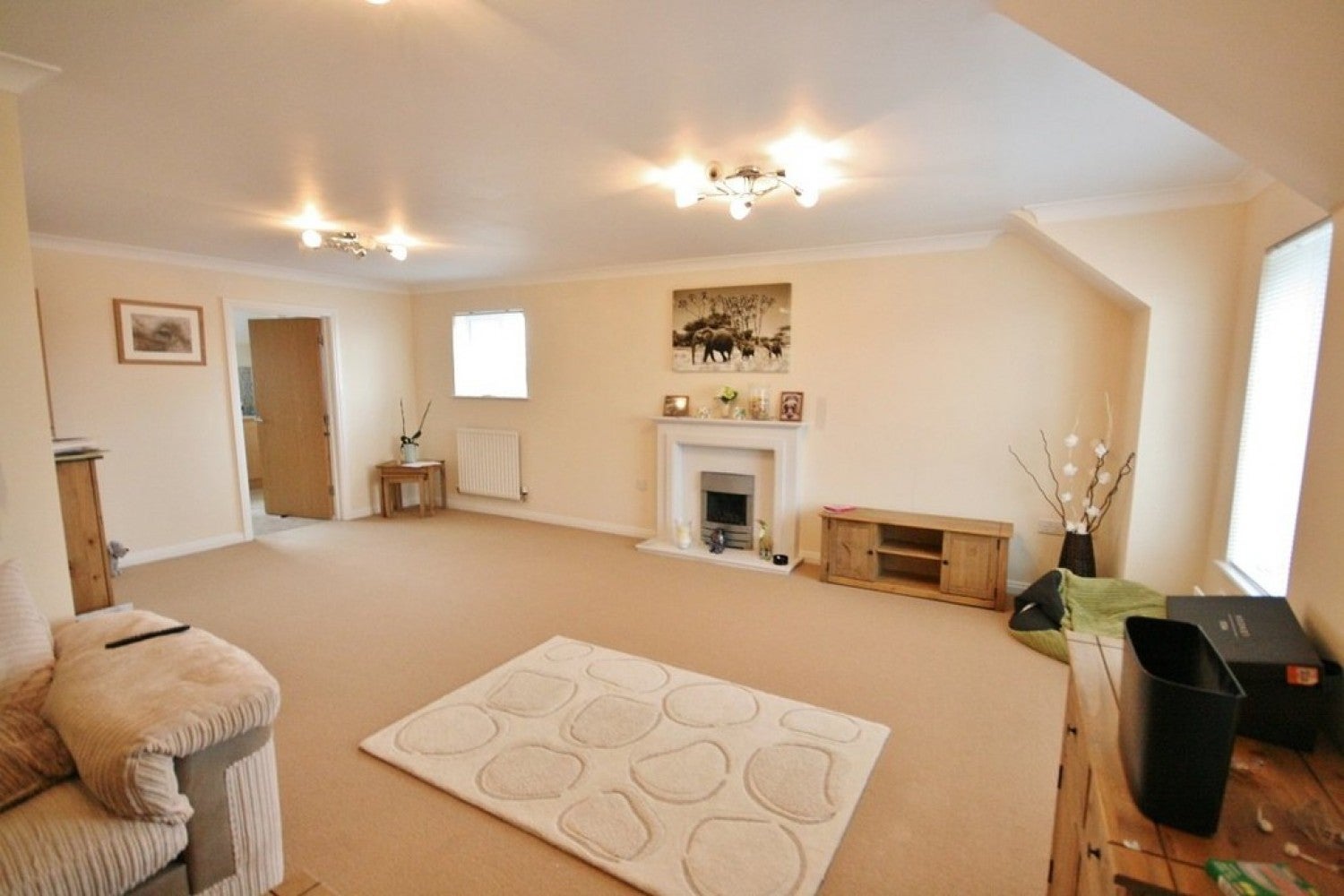 Flat Chesterton Way in Wychwood Village