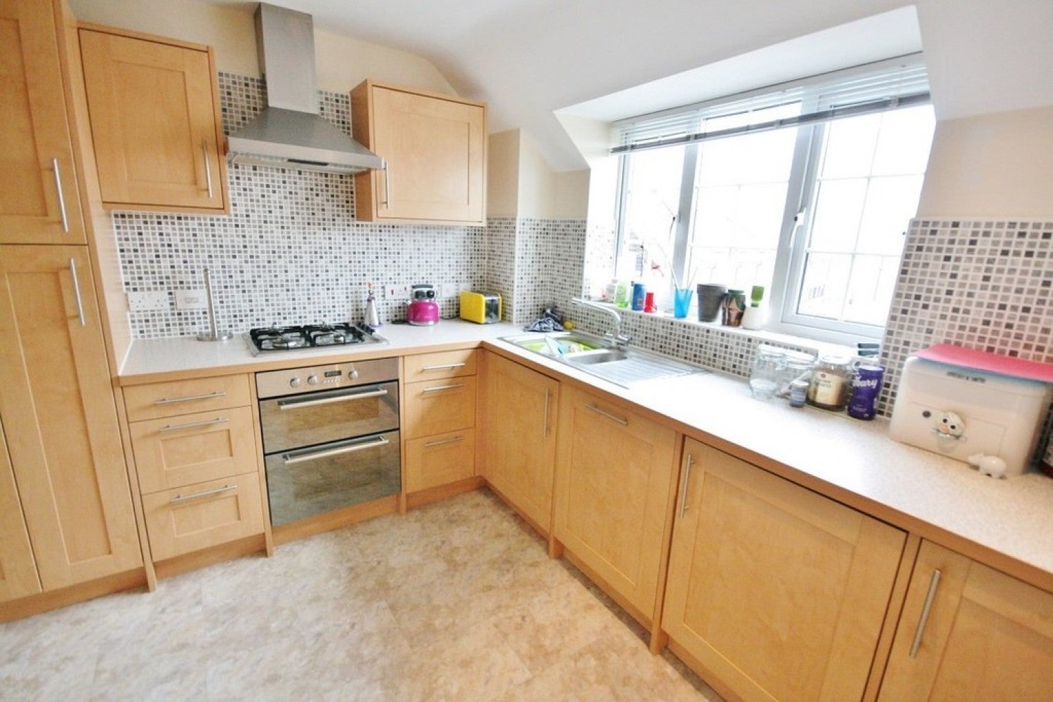 Flat Chesterton Way in Wychwood Village