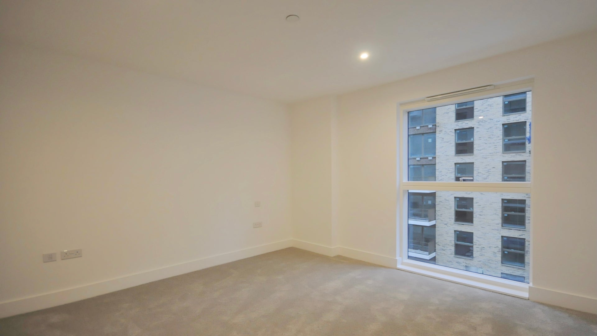 Flat Pegler Square in Greater London