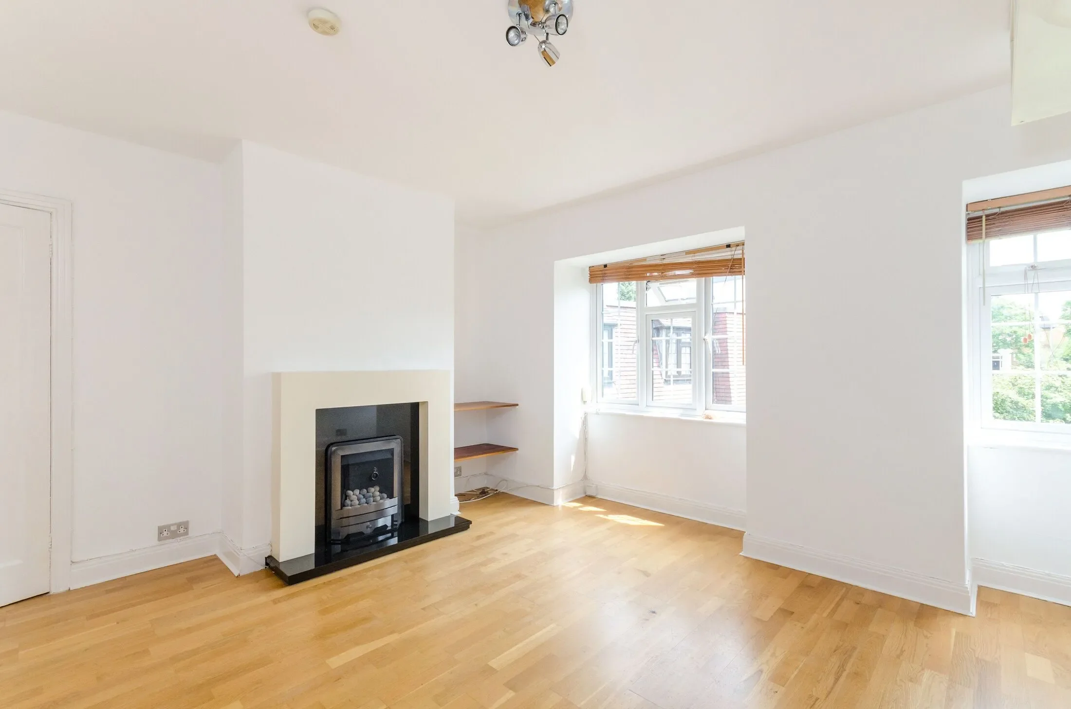 Flat Uxbridge Road in Greater London