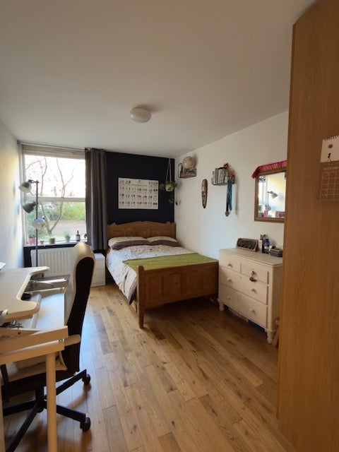 Room Bramlands Close in Greater London