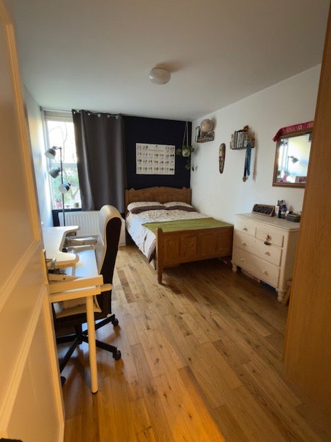Room Bramlands Close in Greater London